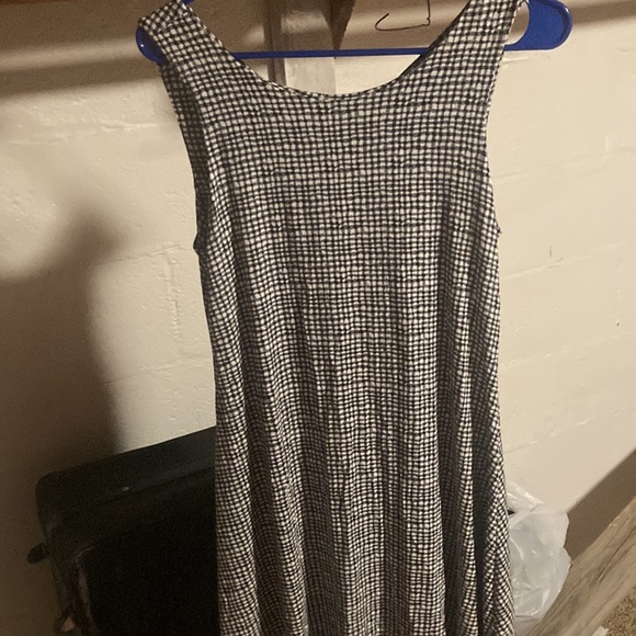 B&W Small Dress - Picture 2 of 3